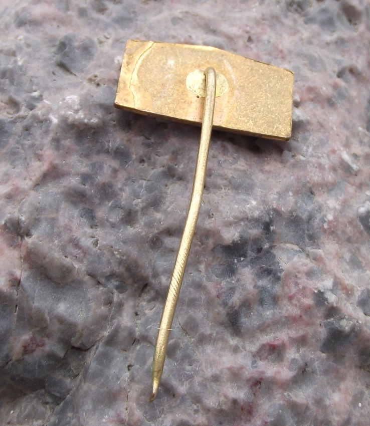 Vintage Wilkinson Sword Crossed Blades Logo Weapons Blade Maker Pin Badge