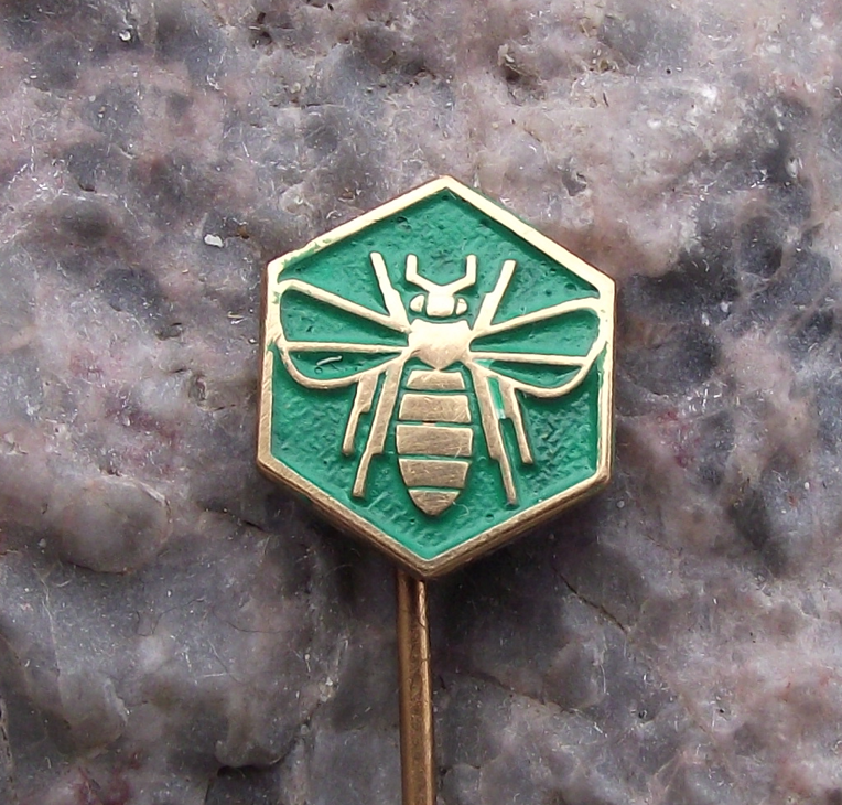 Vintage Golden Honey Bee on White Enamel Back Beekeeper Club Pin Badge