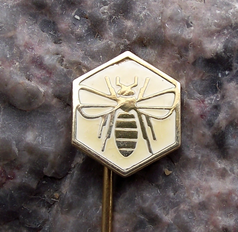 Vintage Golden Honey Bee on White Enamel Back Beekeeper Club Pin Badge