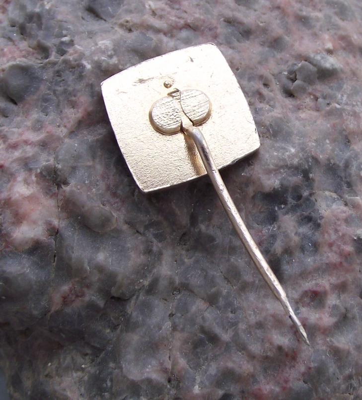 International Women's Day MDZ Czechoslovakia Peace Flower Mothers Pin Badge