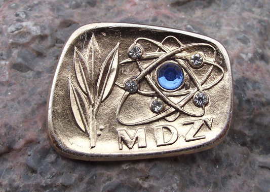 .International Women's Day MDZ Electron Nuclear Power Atoms Pin Badge