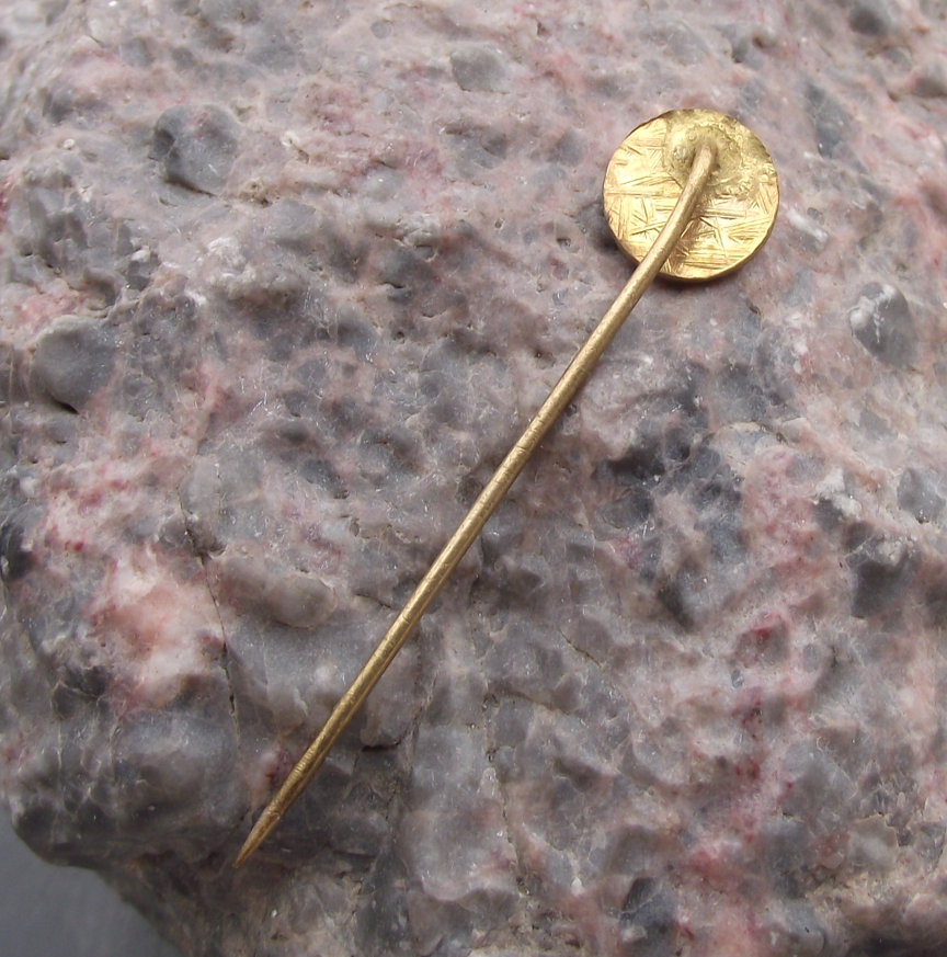 Vintage Soviet Union Russian Star Hammer and Sickle Logo Pin Badge - Badgecrazy