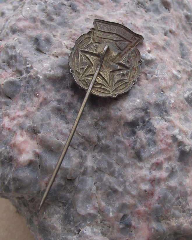 SCSP Flags of Czechoslovakia and Russia Red Star Friendship Pin Badge - Badgecrazy
