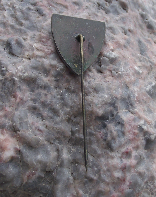 Vintage Tallinn Estonia Cockerel Rooster Poultry Supplier Pin Badge - Badgecrazy