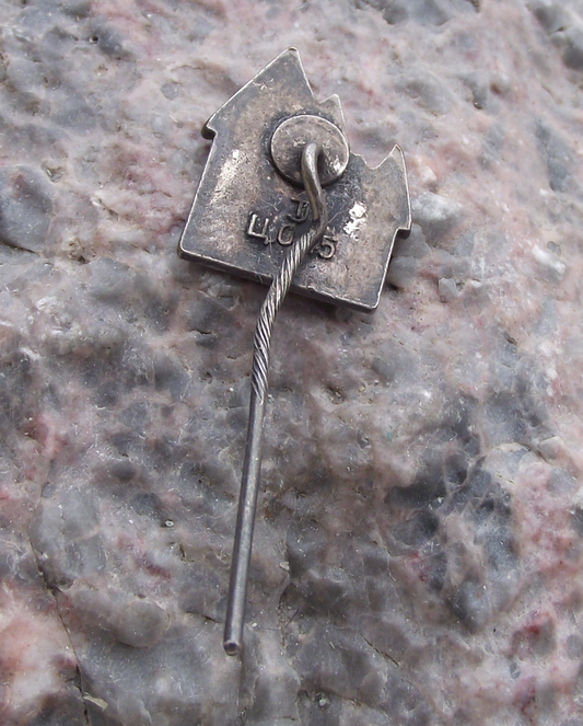 Vintage Tallinn Estonia Danish King Red roofs of the City Souvenier Pin Badge - Badgecrazy