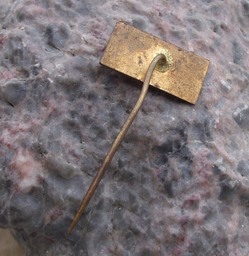 Vintage Silon Czech Fishing Tackle Nylon Line Firm Fish Biting Bite Pin Badge