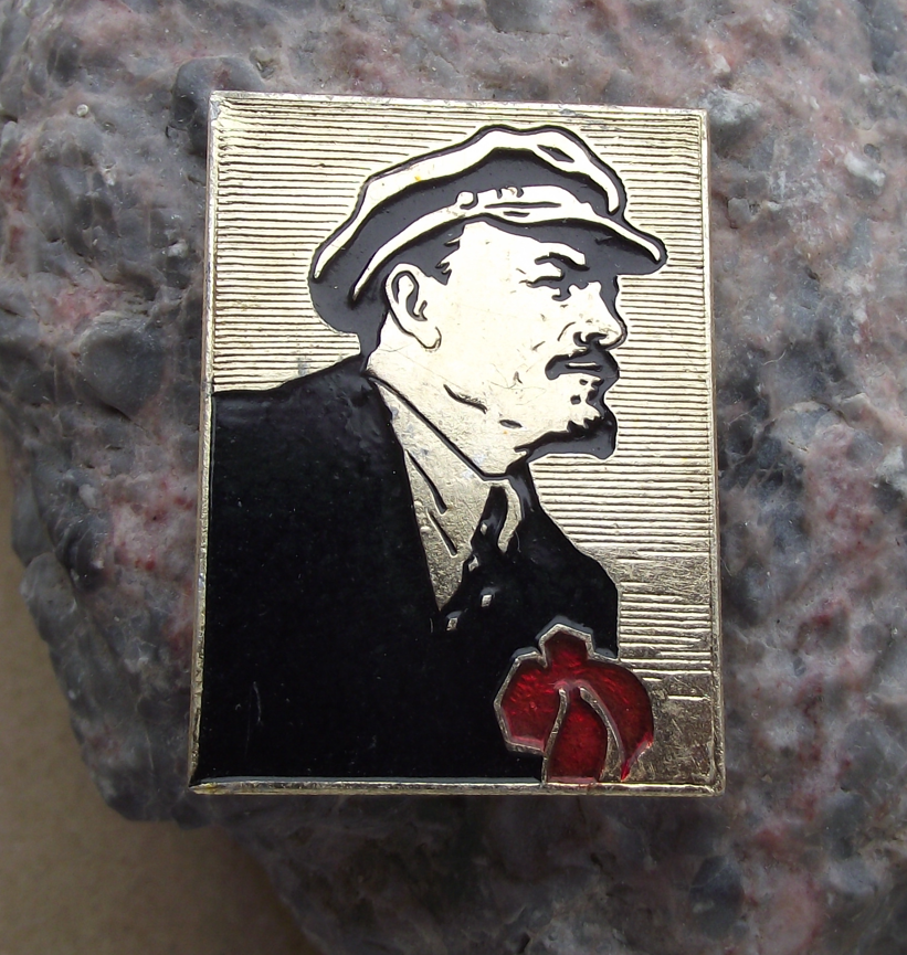 Vintage VI Lenin Communist Leader Flat Workers Cap Red Carnation Pin Badge