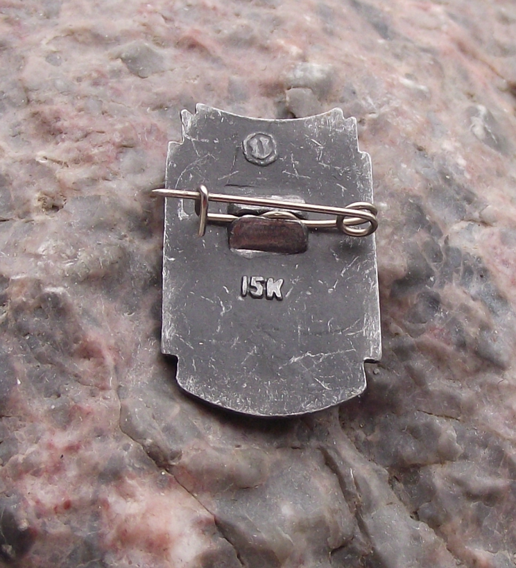 Vintage VI Lenin Socialist Revolutionary Russian Revolution Laurel Leaf Pin Badge