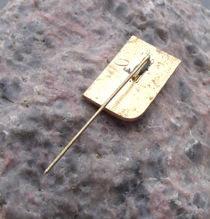 1977 Uzbekistan Uzbek Soviet Republic Flag 25th Anniversary Pin Badge - Badgecrazy