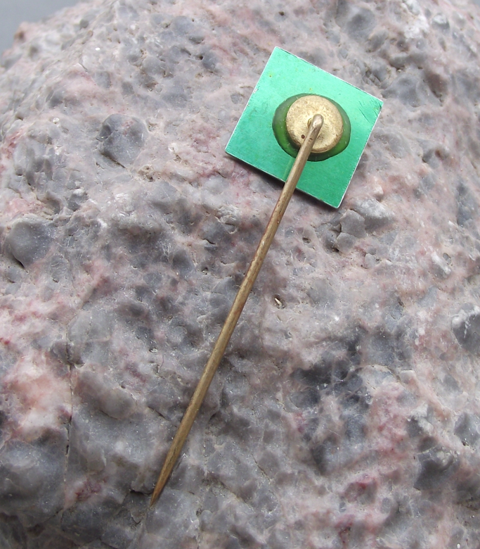 1970 Vladimir VI Lenin Socialist Revolutionary Centenary Green 100 Pin Badge - Badgecrazy