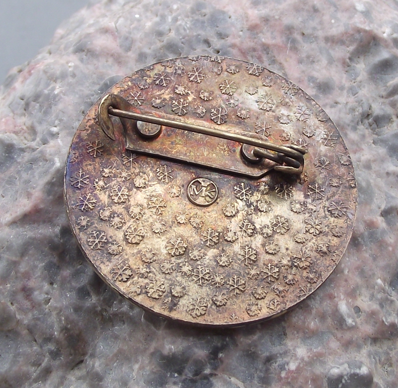 1981 SNP Slovak National Uprising Cross Country Skiing Ski Race Pin Badge - Badgecrazy