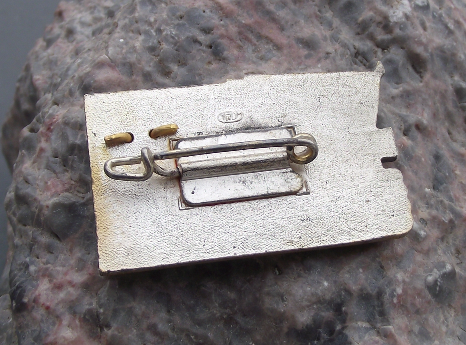 1972 15th XV Trade Union Congress of Soviet Union CCCP Pin Badge