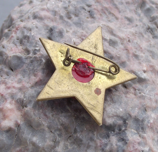 .Vintage Little Octobrist Child Lenin Red Star Association Members Pin Badge