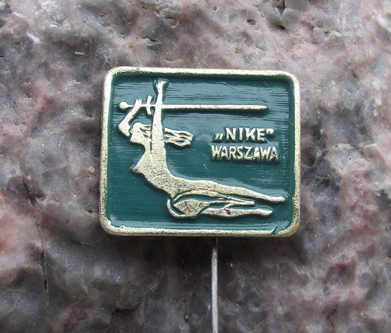 Vintage Poland Monument to the Heroes of Warsaw Nike Statue Pin Badge