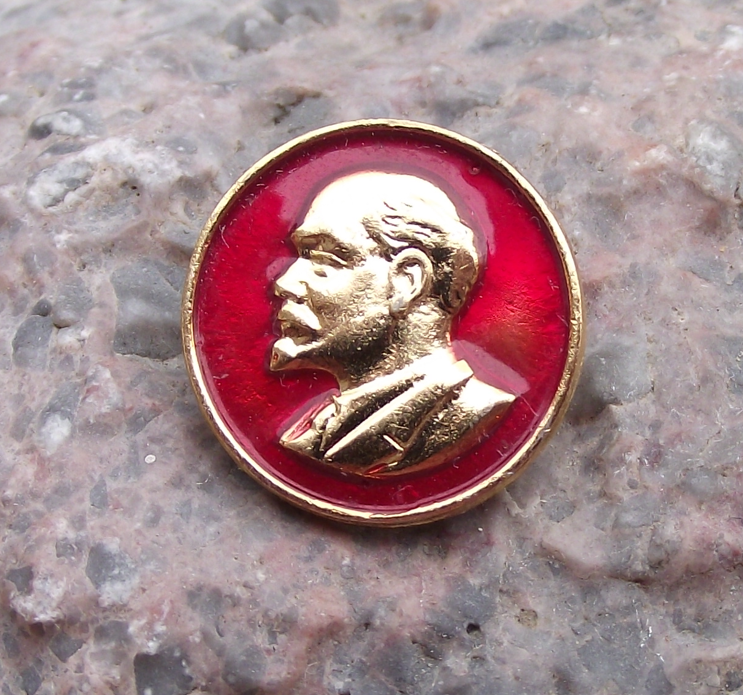 Vintage Vladimir VI Lenin Socialist Revolutionary Russian Revolution Pin Badge