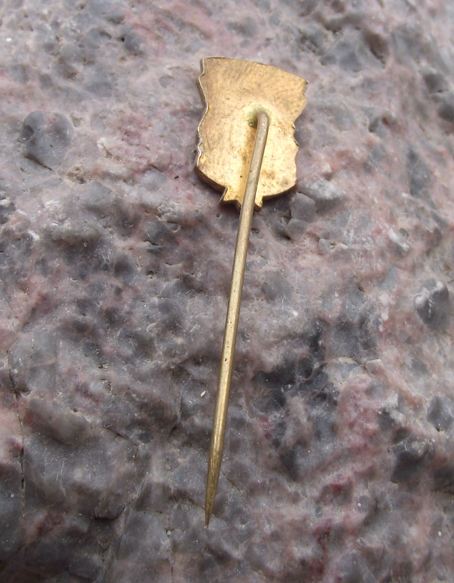 Vintage Czechoslovakia Moravian Oil Mines CND MHD Pin Badge - Badgecrazy