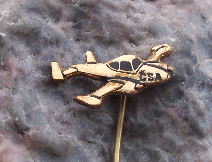 Vintage CSA Czech Airlines Let L-200 Morava Aircraft Aviation Pin Badge