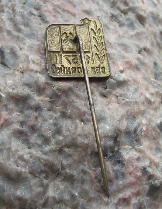 1957 National Miners Mine Workers Day Mining Crossed Hammers Logo Pin Badge