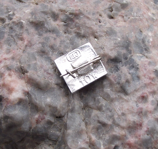 Small Vintage V I Lenin Head on Red Field Soviet Union Square Pin Badge
