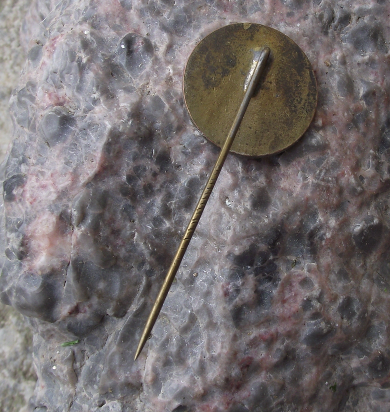 Vintage German Dove Pigeon Breeders Association Bird SZG Pin Badge - Badgecrazy