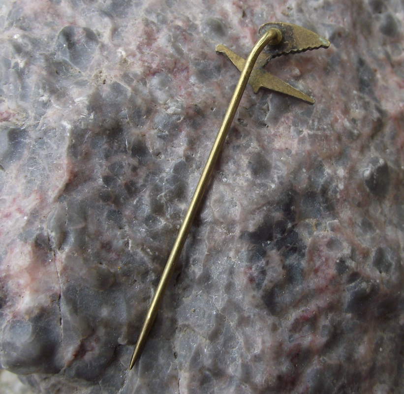 Vintage 1940's SILA Swedish Intercontinental Airlines Logo SAS Pin Badge - Badgecrazy