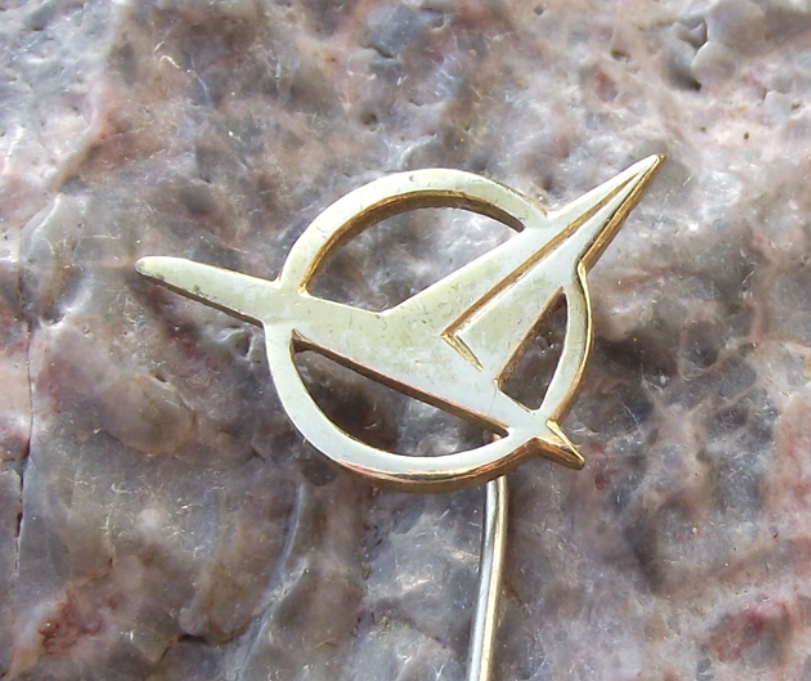 Vintage East Germany Aeroklub der DDR Flying Club Pilots Pin Badge