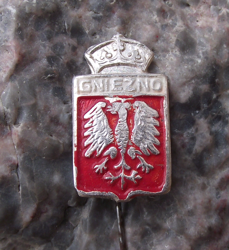 Vintage Poland Heraldic Polish City Gniezno Town Crest Pin Badge