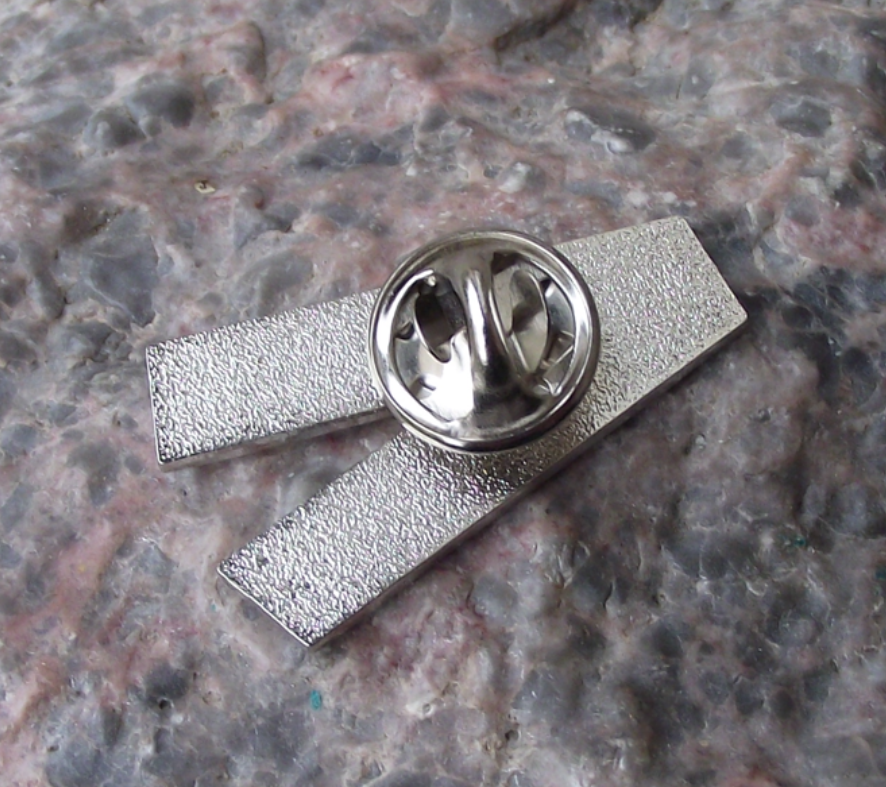 New Latvia Latvian National Colours Flag V Shaped Ribbon Pin Badge - Badgecrazy