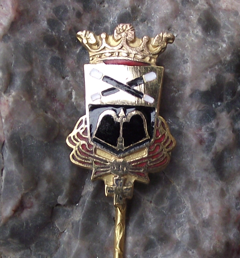 Vintage Mikkelin Vaakuna Mikkeli Sweden Bow Coat of Arms Pin Badge