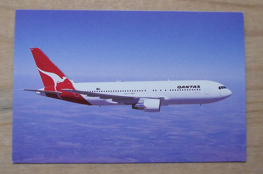 Vintage QANTUS Boeing 767 Airliner Aircraft Postcard - Badgecrazy