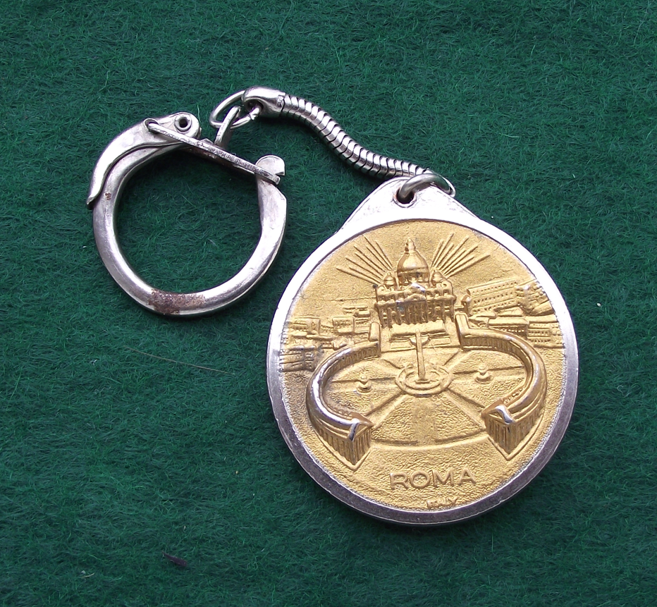 Vintage Pope John XXIII Giovanni Vatican City Rome Keychain Keyring - Badgecrazy