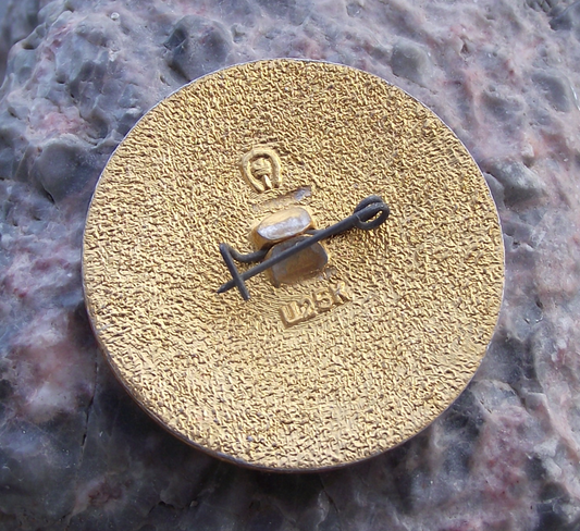 1985 WFDY XII World Youth Festival Moscow Soviet Union Dove Pin Badge - Badgecrazy