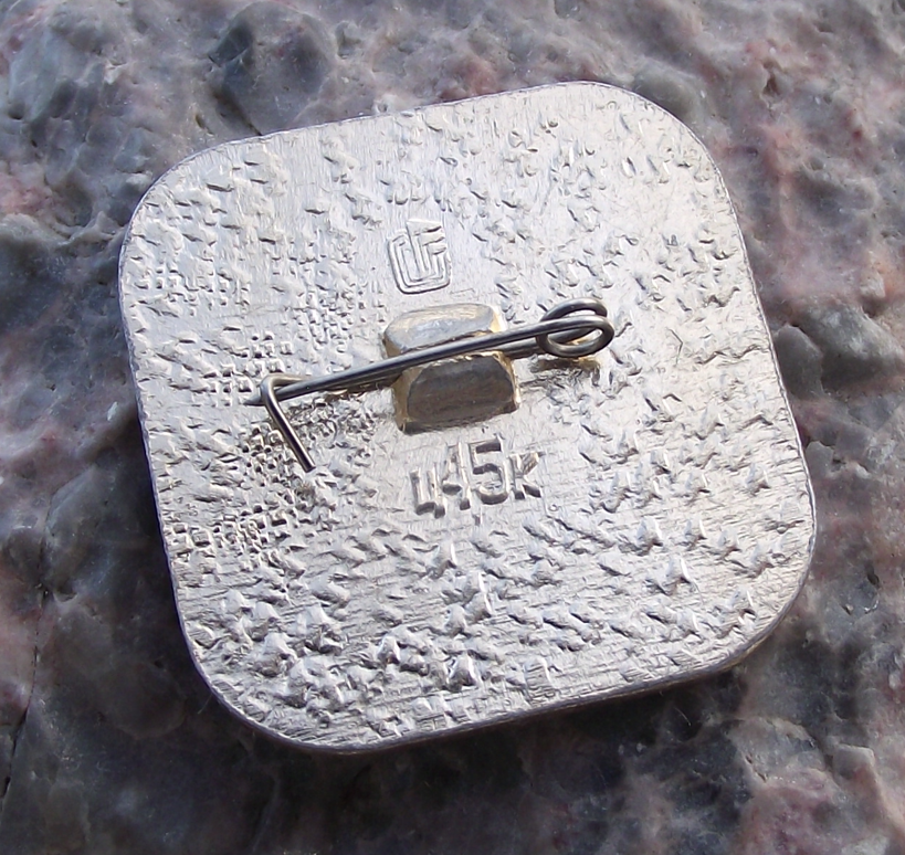 1985 WFDY World Youth Festival Moscow Soviet Union Dove Pin Badge - Badgecrazy