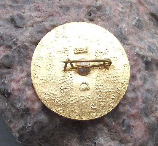 1985 WFDY World Youth Festival Moscow Soviet Union Open Hands Pin Badge - Badgecrazy