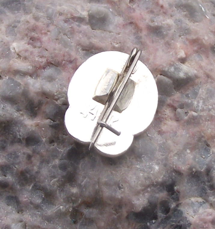 1985 Small WFDY World Youth Festival Moscow Dove Flower Pin Badge - Badgecrazy