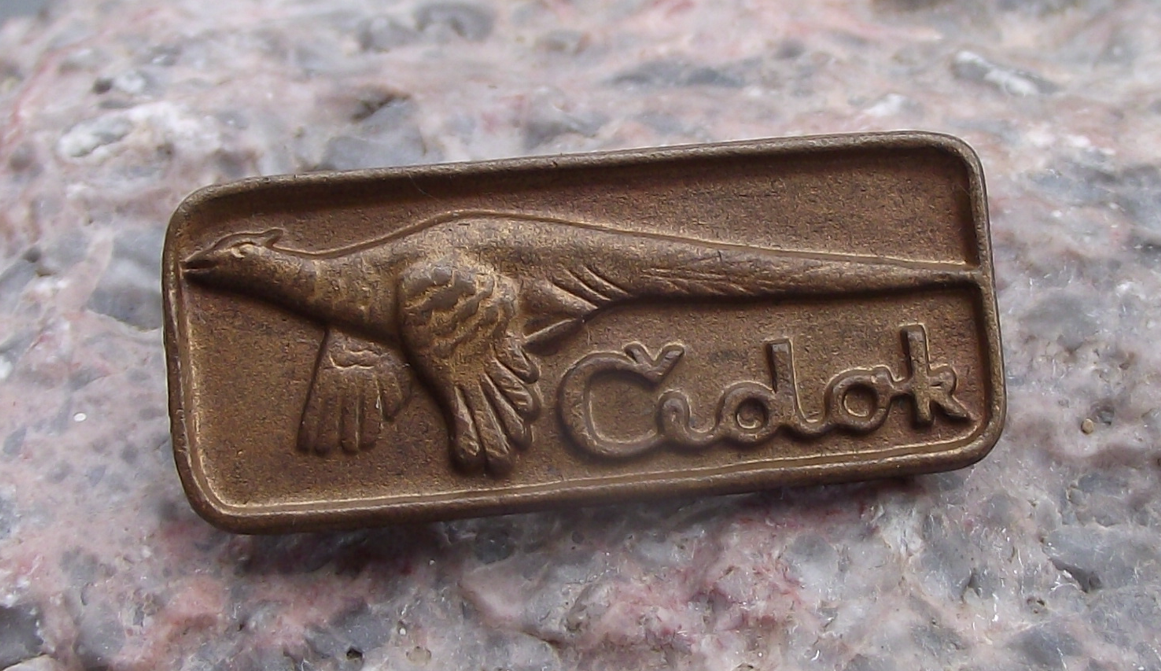 Vintage Pheasant Hunting Trip Cedok Hunters Game Bird Czech Hunt Pin Badge - Badgecrazy