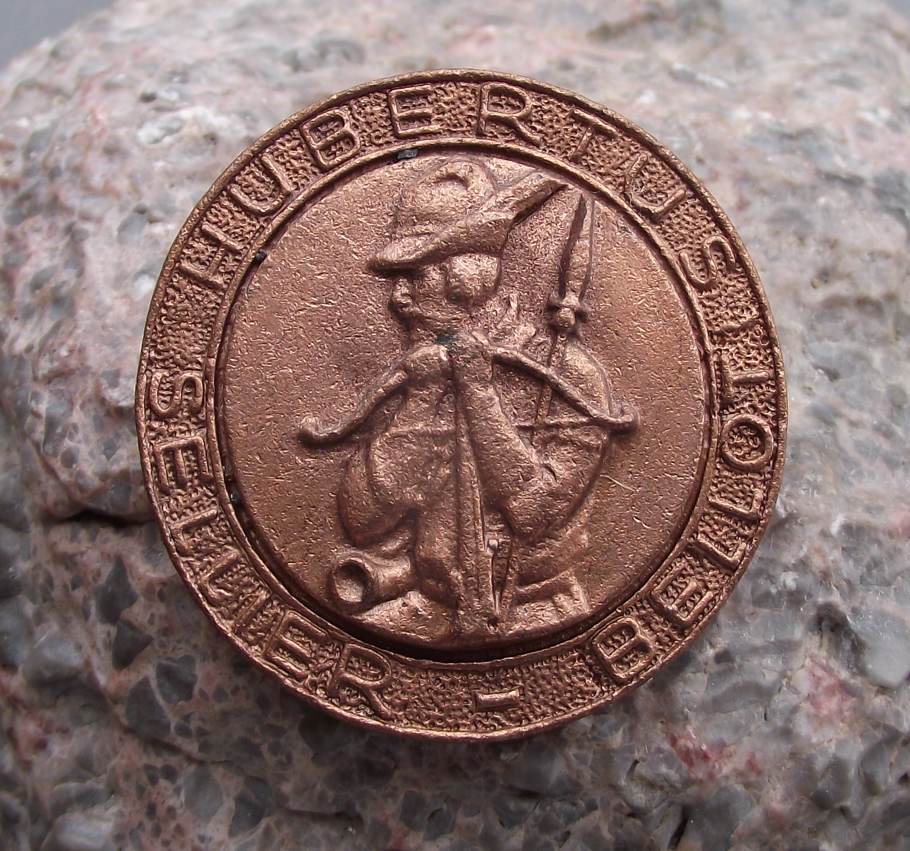 Vintage St Hubert of Liege Patron Saint Hunters Hubertus Crossbow Pin Badge - Badgecrazy