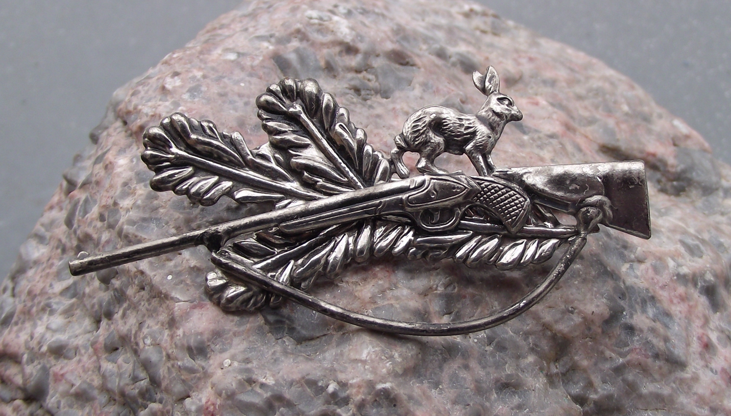 Vintage Wild Rabbit Hare Hunting Rifle CMS Czech Hunters Pin Badge - Badgecrazy