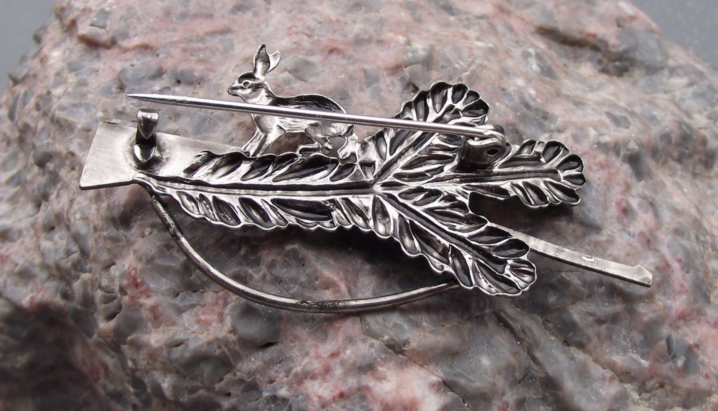 Vintage Wild Rabbit Hare Hunting Rifle CMS Czech Hunters Pin Badge - Badgecrazy