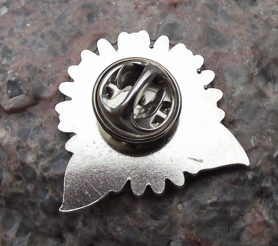 Ox Eye Oxeye Daisy Common Wild Flower White Bloom Brooch Pin Badge - Badgecrazy