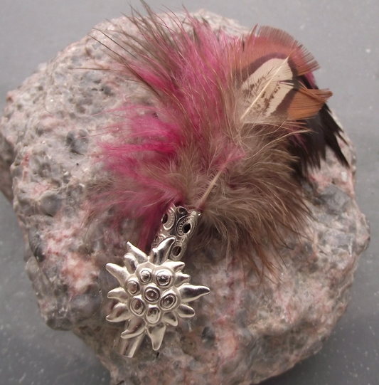 Vintage Austrian Edelweiss Flower Hunting Pheasant Hunt Feathers Pin Badge