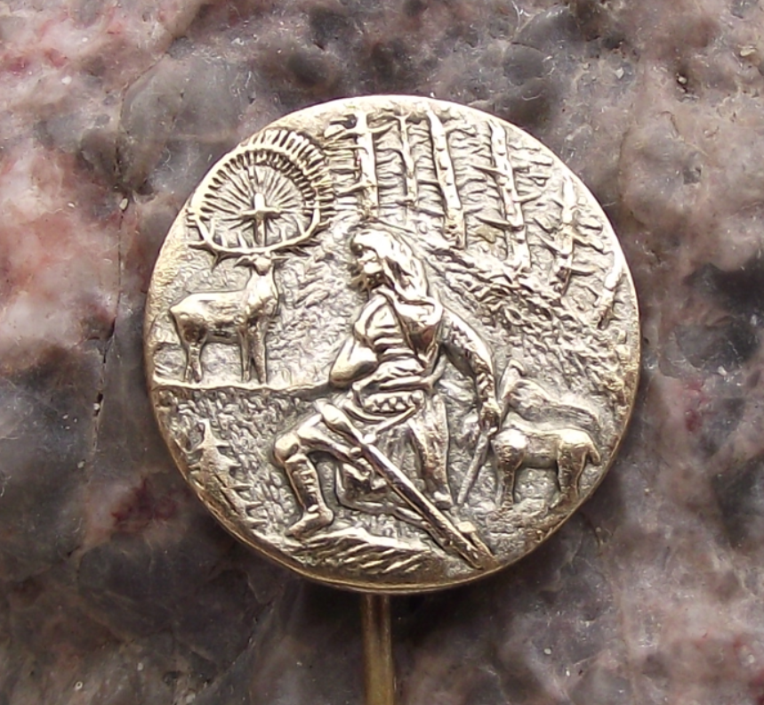 Vintage St Hubert Kneeling Before Holy Cross Stag Hunting Pin Badge - Badgecrazy