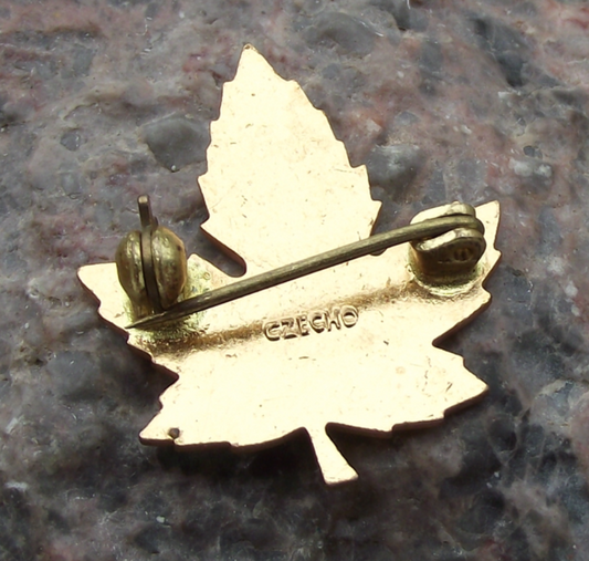 Vintage Niagara Falls Canada Autumn Maple Leaf Fall Canadian Pin Badge - Badgecrazy
