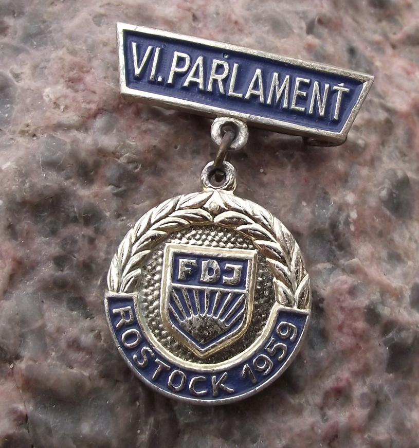 1959 FDJ Freie Deutsche Jugend East German Youth 6th Parliament Pin Badge