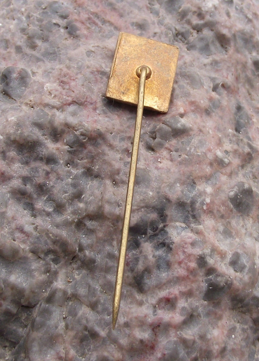Vintage Broyt Tractor Construction Company Excavators Norway Pin Badge