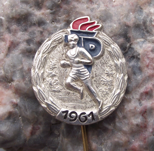 1961 Thalmann Pioneer East Germany Youth Athletics Runner Award Pin Badge