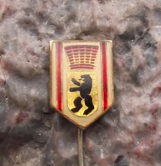 Vintage Berlin Capital City of East Germany DDR GDR Bear Pin Badge - Badgecrazy