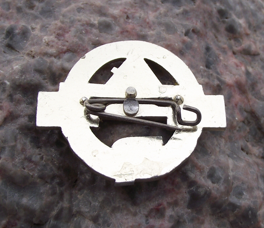 1967 FDJ Pioneer East German DDR Honourable Performance Award Pin Badge