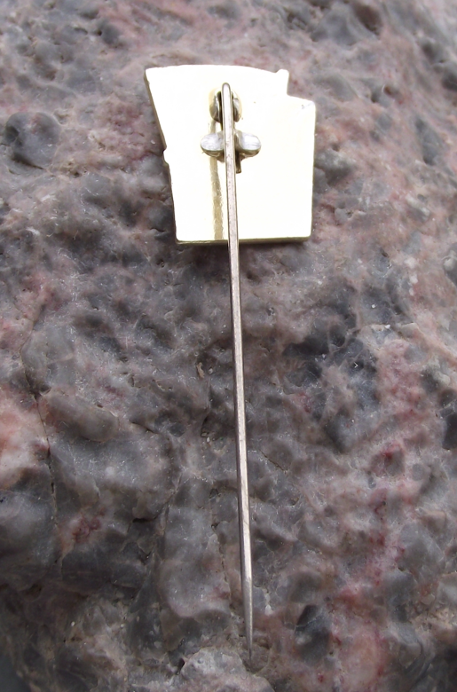 Vintage Berlin Capital City East Germany DDR Brandenburg Gate Pin Badge
