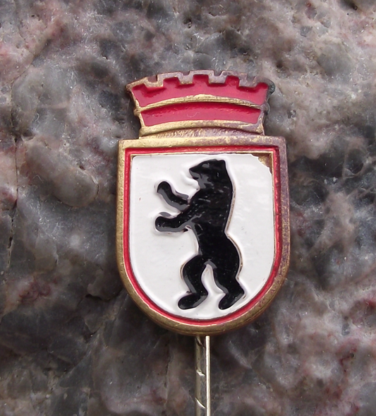 Vintage Berlin Capital City East Germany DDR Bear Motif DDR GDR Pin Badge - Badgecrazy